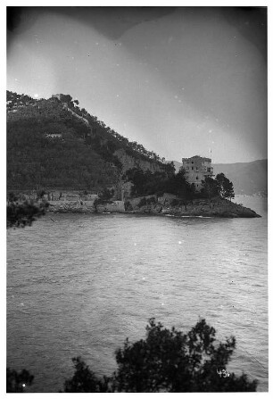 Genua/ Italien: Palast an Küste