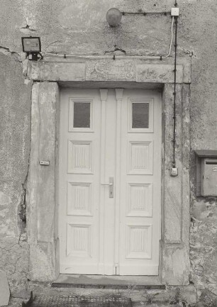 Mobschatz-Rennersdorf, Stauseeweg 1. Bauernhof. Wohnstallhaus (bez. 1858), Haustür