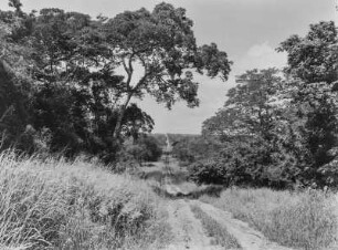 Landstraße : Landstraße in Tansania