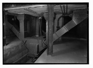 Industrie-Kraftwerk. Kesselhaus, Entaschung : Lauta (Niederlausitz). Industrie-Kraftwerk. Kesselhaus, Entaschung