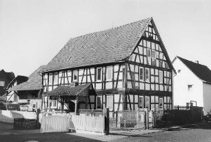 Wohnhaus, Fachwerk; Hasselroth, Nebenstraße 6