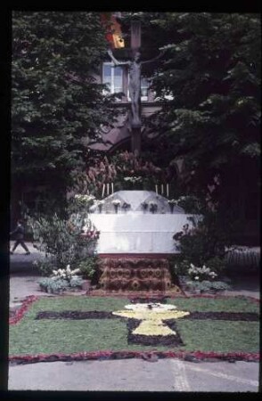 Altar- und Hausschmuck an Fronleichnam