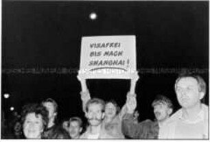 Demonstration gegen die Wahl von Egon Krenz zum Staatsratsvorsitzenden der DDR