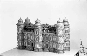 Modell des Gottesauer Schlosses, angefertigt von dem ehemaligen Oberst Hoffmann, Kommandeur der in Gottesaue stationierten Truppen.