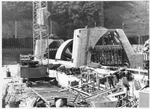 Staustufe Fankel, Sektrowehrmontage