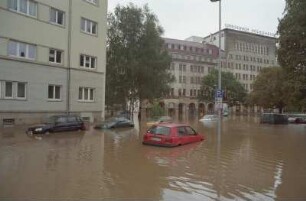 Dresden-Altstadt, Laurinstraße. Blick nach Nordwest zum Gewerkschaftshaus (Dresdner Volkshaus), Schützenplatz 14