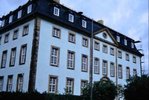 Waisenhaus, Vorderansicht