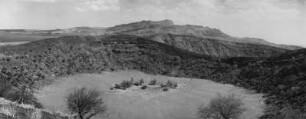 Krater : Blick in den Krater eines Vulkans (?)