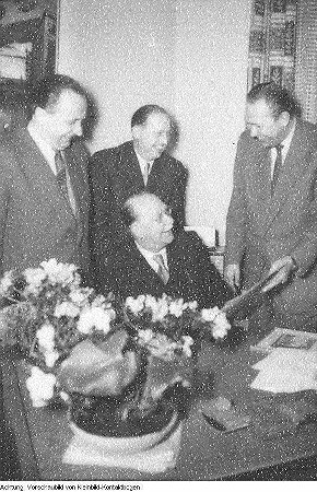 Dresden, Feier 10 Jahre Christlich Demokratische Union (CDU) mit Otto Nuschke (CDU-Vorsitzender), CDU-Mitgliedern, Feier Karg, Januar 1956