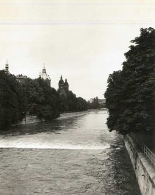 München, Blick von der Ludwigsbrücke die Isar flussabwärts nach Osten