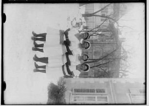 Fasnacht im Josefinenstift (Klösterle) 1929; Vier Frauen