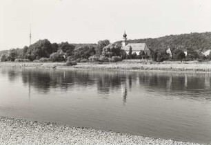Hosterwitz bei Dresden. Kirche St. Marien am Wasser. Ansicht von Westen