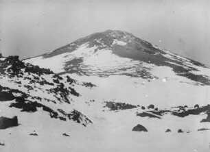 Vulkanlandschaft : Der verschneite Vulkan Pico del Teide