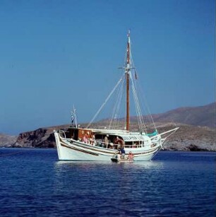 Kythnos, die AG Andreas in der Bucht, im Ostküstenhafen Loutrá