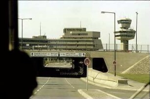 Berlin; West: Unterführung am Flughafen Tegel