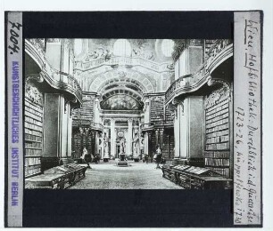 Wien, Hofbibliothek : Innenansicht, Blick in der Längsachse
