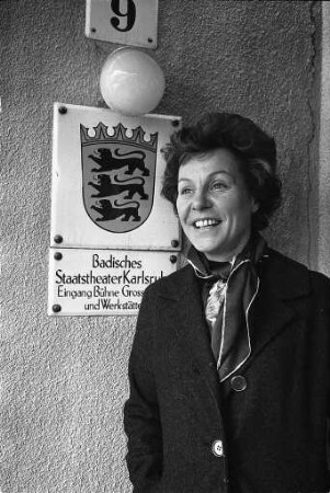 Gastspiel der Schauspielerin Eva Ingeborg Scholz beim Badischen Staatstheater in der Komödie "Vierzig Karat"