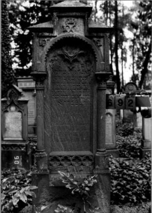 Grabstein 692