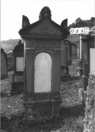 Grabstein 33