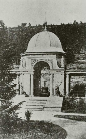 Bad Schandau: Der Portikus im Königspark der Villa Quisisana