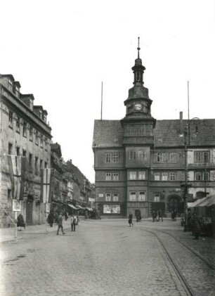 Eisenach, Markt : Eisenach. Markt. Blick nach Osten in die Karlstraße und gegen das Rathaus