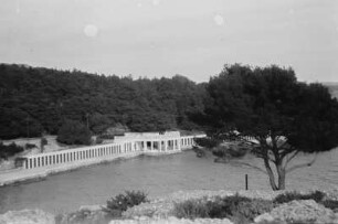 Badeanstalt : Badeanstalt an der kroatischen Adriaküste.