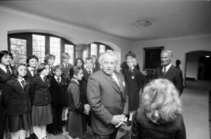 Freiburg: Rathaus, Freiburger Kinderchor mit Oberbürgermeister