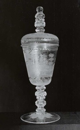 Deckelpokal mit Treibjagd