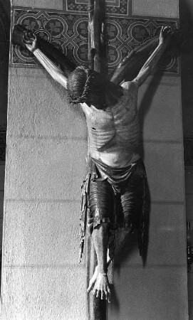 Astkreuzkruzifix : Astkreuzkruzifix (1301/1350). Friesach, Dominikanerklosterkirche Sankt Nikolaus