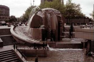 Berlin: "Klops" Brunnen vom Europa-Center; ohne Menschen