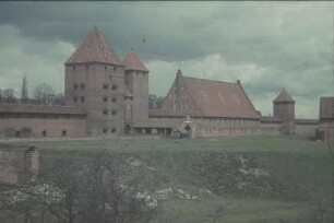 Marienburg (Malbork). Ordensburg Marienburg. Teilansicht der Vorburg mit sogenanntem Plauen-Bollwerk (1309 begonnen)