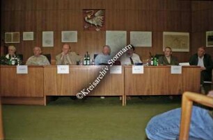 2. Stormarner Kulturforum "5 Tage im Mai: Kriegsende in Stormarn": Podiumsdiskussion im Kreistagssitzungssaal: Zeitzeugen auf dem Podium