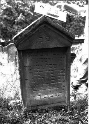 Grabstein 933 (Index: 100099190) Maße HxBxT: 110x57x11 cm: Grabstein 933