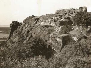 Harz. Regenstein, nahe Blankenburg. Burgruine. Gesamtansicht von Süden