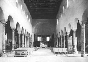 Ravenna, Sa. Agata, Blick durch Mittelschiff in den Chor