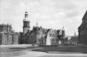 Dresden-Altstadt. Theaterplatz. Blick nach Südosten zum Residenzschloss
