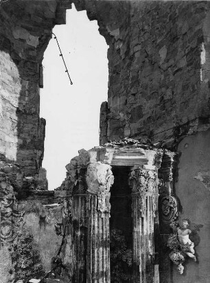 Dresden. Ruine der Frauenkirche, Altar