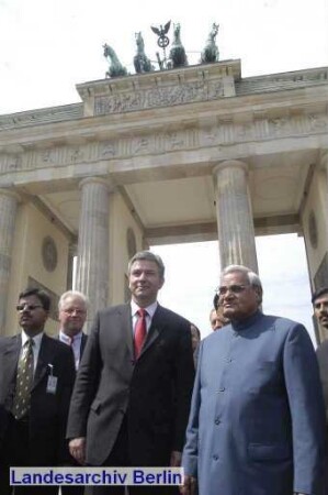 Berlin-Besuch des indischen Premierministers Shri Atal Bihari Vajpayee; Pariser Platz (Mitte)