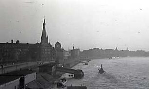 Grund, Peter; Düsseldorf; Stadtansichten - Brücke, Seitliche Ansicht