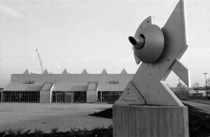 Sporthalle Rintheim auf dem Gelände zwischen Ostring, Mannheimer Straße und Rintheimer Hauptstraße