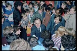 Fotografie: Besuch von Vizepräsident George H. W. Bush in West-Berlin