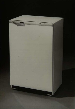 Prestcold Haushaltskühlschrank "D301 Packaway" von Charles Longman und Eduard Wilkes