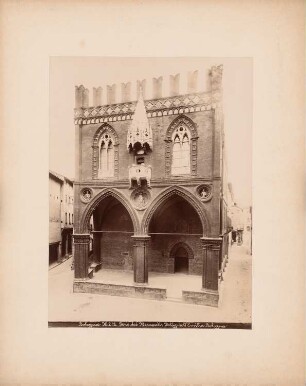 Foro dei Mercanti (Palazzo della Mercanzia), Bologna: Fassadenansicht mit Arkadengang