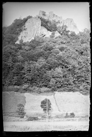 Gerhausen. Blick zur Burgruine Hohengerhausen