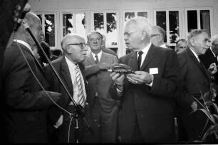 17. Tagung 1967 Chemiker; Maikäferrede: R. Mecke, Leopold Ruzicka, ? im Hintergrund, Harold C. Urey, Otto Hahn