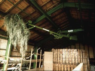 Fotografie: Ein- und Auslagerungstechnik, Greiferanlage, Hydraulik, Heu, Hochsilo, Greiferhalle