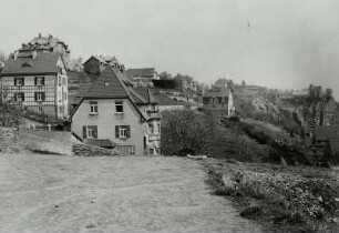 Dölzschen (Dresden-Dölzschen). Stadtteilansicht mit Villa "Begerburg", Wurgwitzer Straße 1 b. Blick nach Ostnordost
