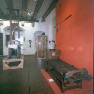 Lohr a. Main. Spessartmuseum im Schloß zu Lohr. Nachgebaute Hinrichtungsgeräte aus der Zeit um 1790