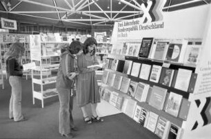 Außenstelle Neureut der Stadtbibliothek Karlsruhe in der Badnerlandhalle