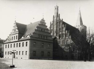 Sommerfeld. Rathaus und Maria-Heimsuchungs-Kirche